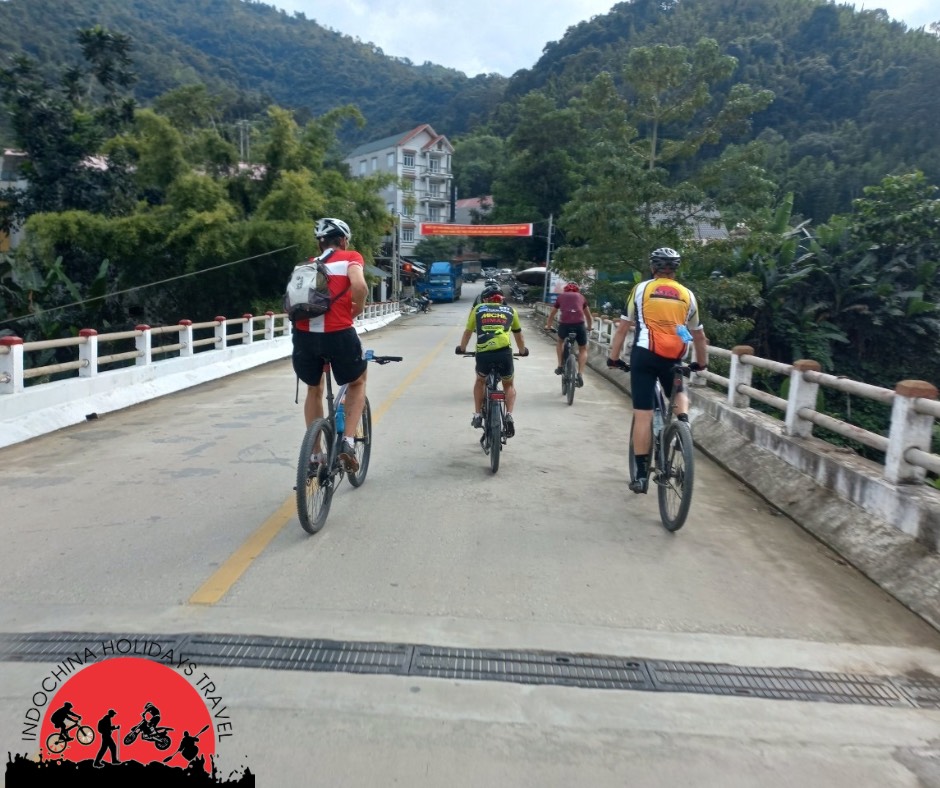 Ho Chi Minh Cycling To Pakse - 17 Days