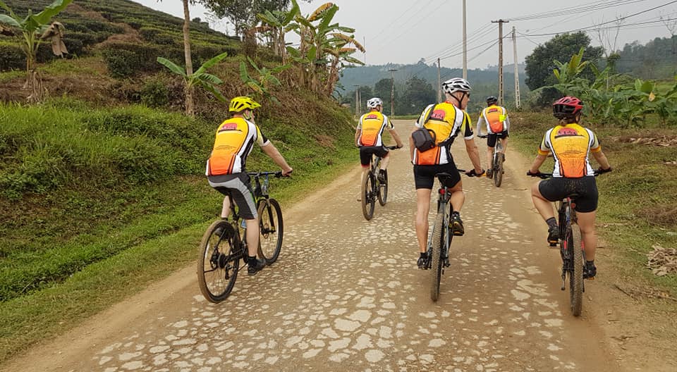 2 Days Sri Lanka Coast to Coast Cycling Holiday