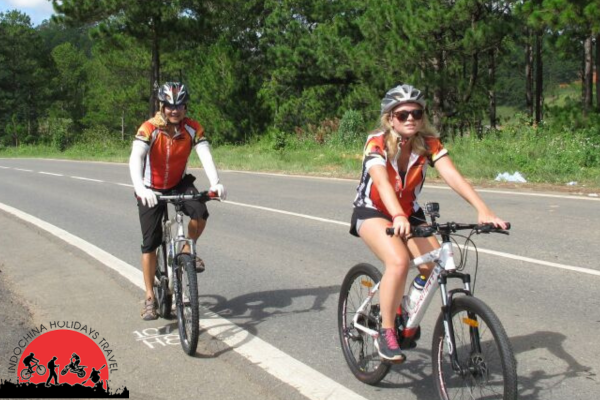12 Days Saigon Cycling To Hue and Hanoi - Halong Bay Tour