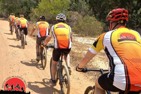 6 Days Hanoi Bike To Ba Be Lake – Ban Gioc Waterfall – Lang Son