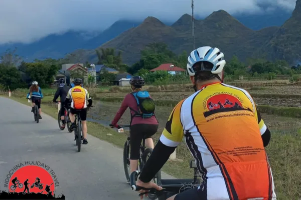 1 Day Hanoi Cycling To Perfume Pagoda